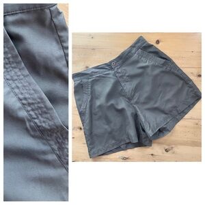 2/$30 High Waisted Vintage Riveted by Lee H Khaki Olive Green 4” Inseam Shorts